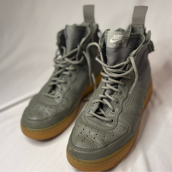 Nike Shoes - Nike SF Air Force 1 Mid Dark Stucco size 9.5